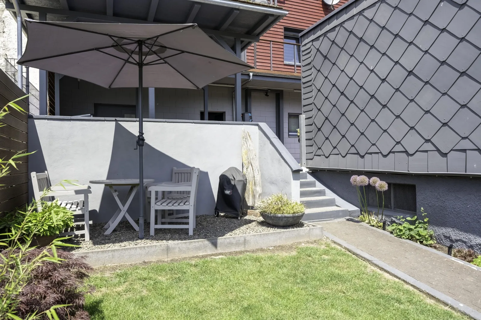 Haus mit drei Wohnungen und Ferienvermietung in Nonnweiler-Kastel