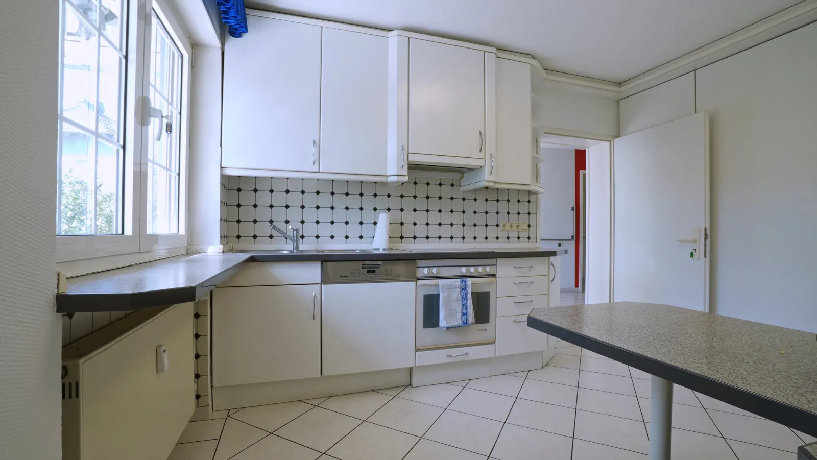 Mehrfamilienhaus mit drei Wohnungen und parkähnlichem Grundstück in Völklingen