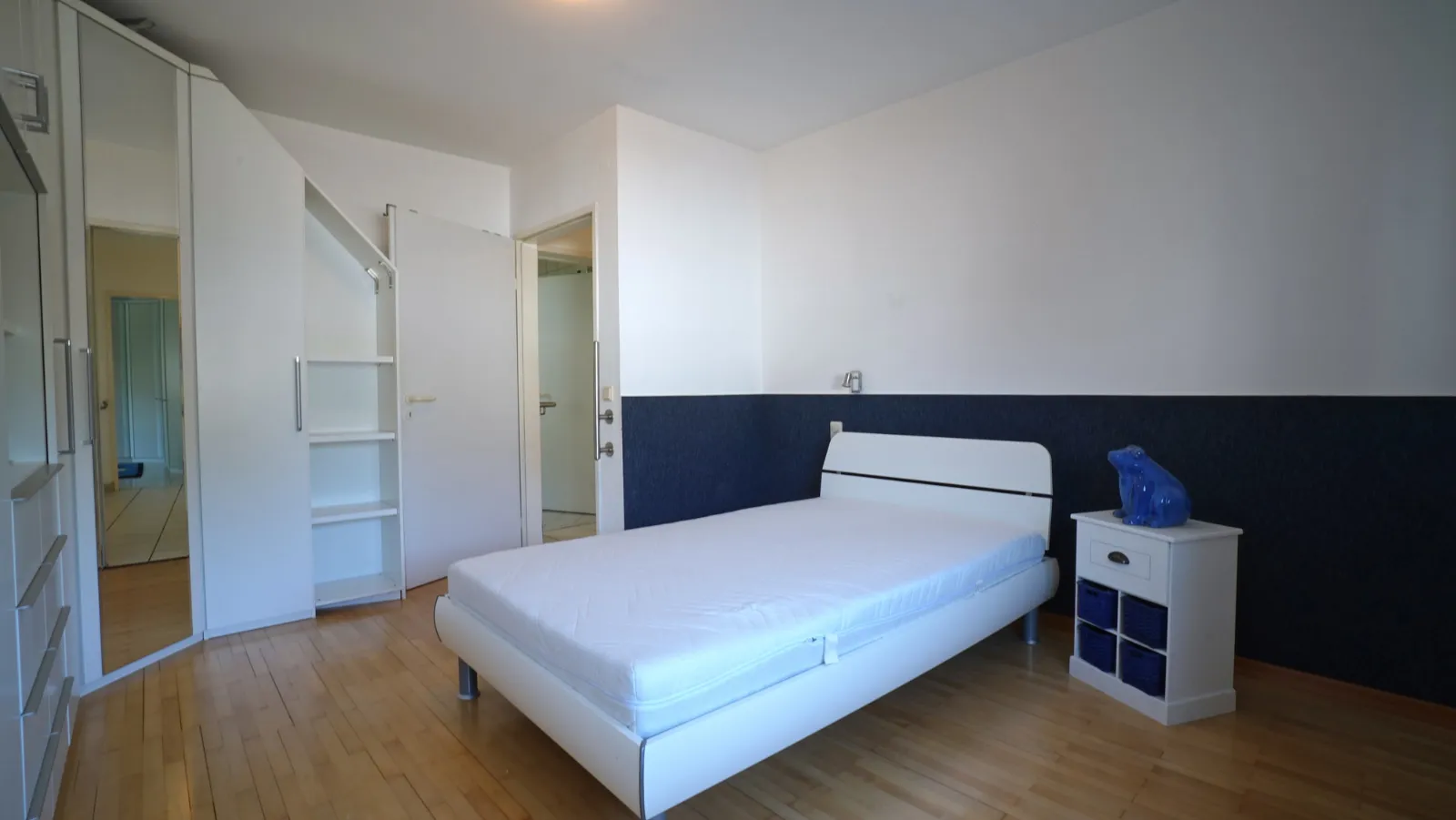 Mehrfamilienhaus mit drei Wohnungen und parkähnlichem Grundstück in Völklingen