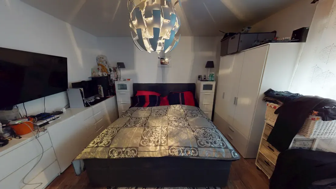 A bright two-room apartment with a bay window, minutes from Saarbrücken Castle